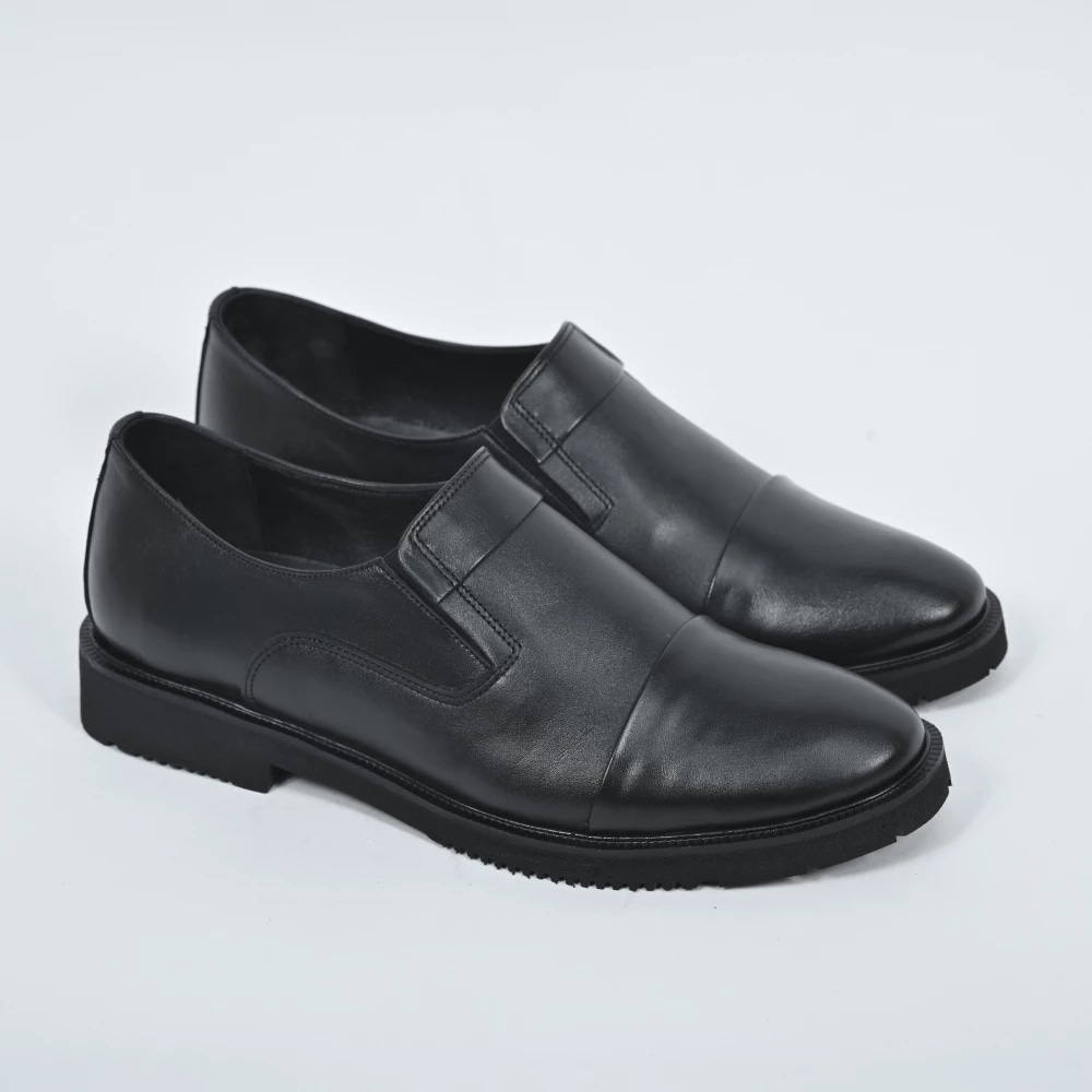 CHAUSSURE AVEC ELASTIQUE INTEGREE — Noir