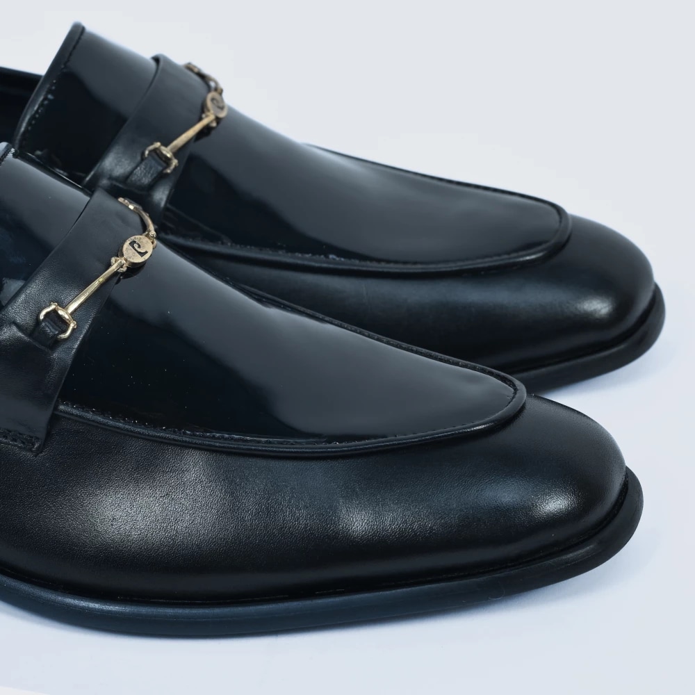 CHAUSSURE EN VERNIS — Noir