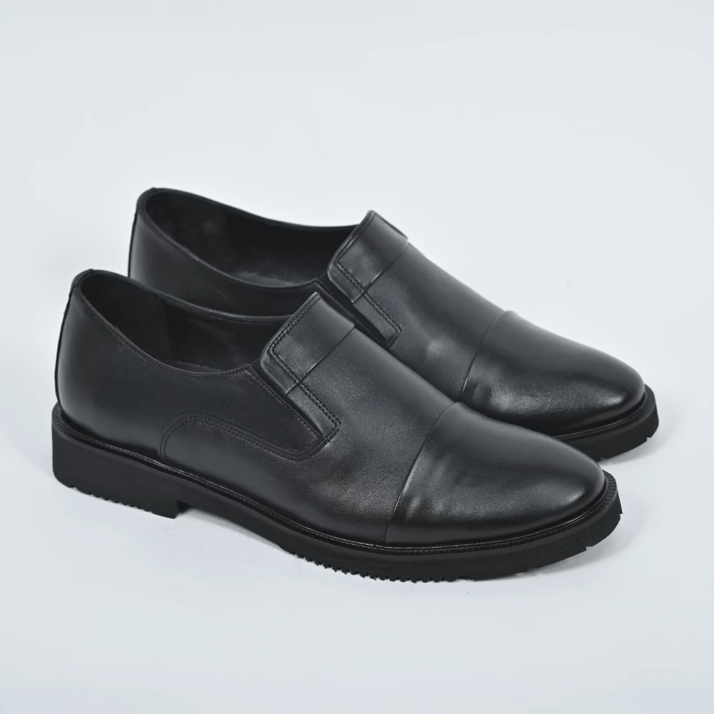 CHAUSSURE AVEC ELASTIQUE INTEGREE