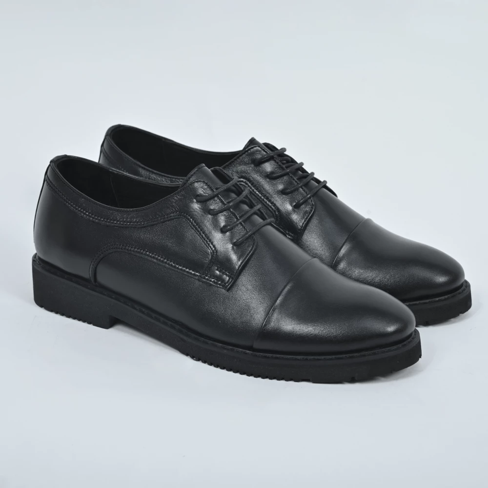 CHAUSSURE AVEC LACET
