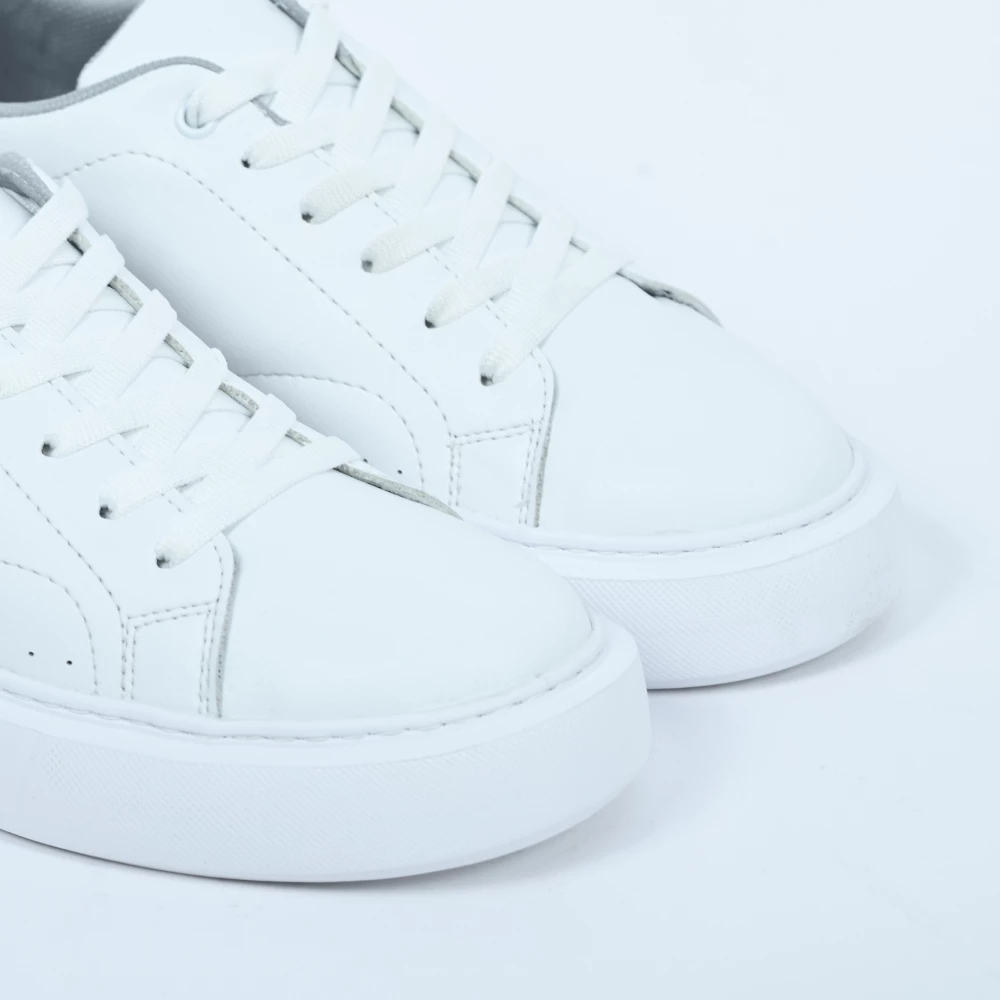 BASKET BASIC A LACETS
