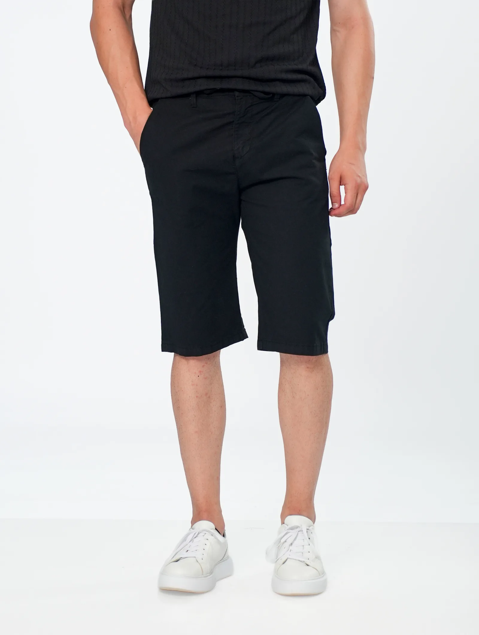 SHORT JOGGER AVEC CORDON