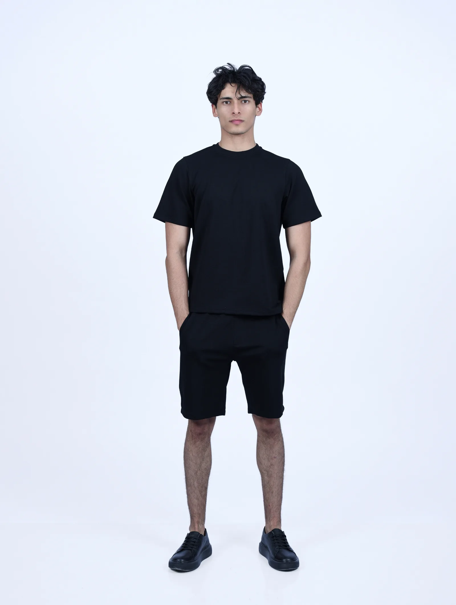 T-SHIRT COL ROND BASIC AVEC BADGE